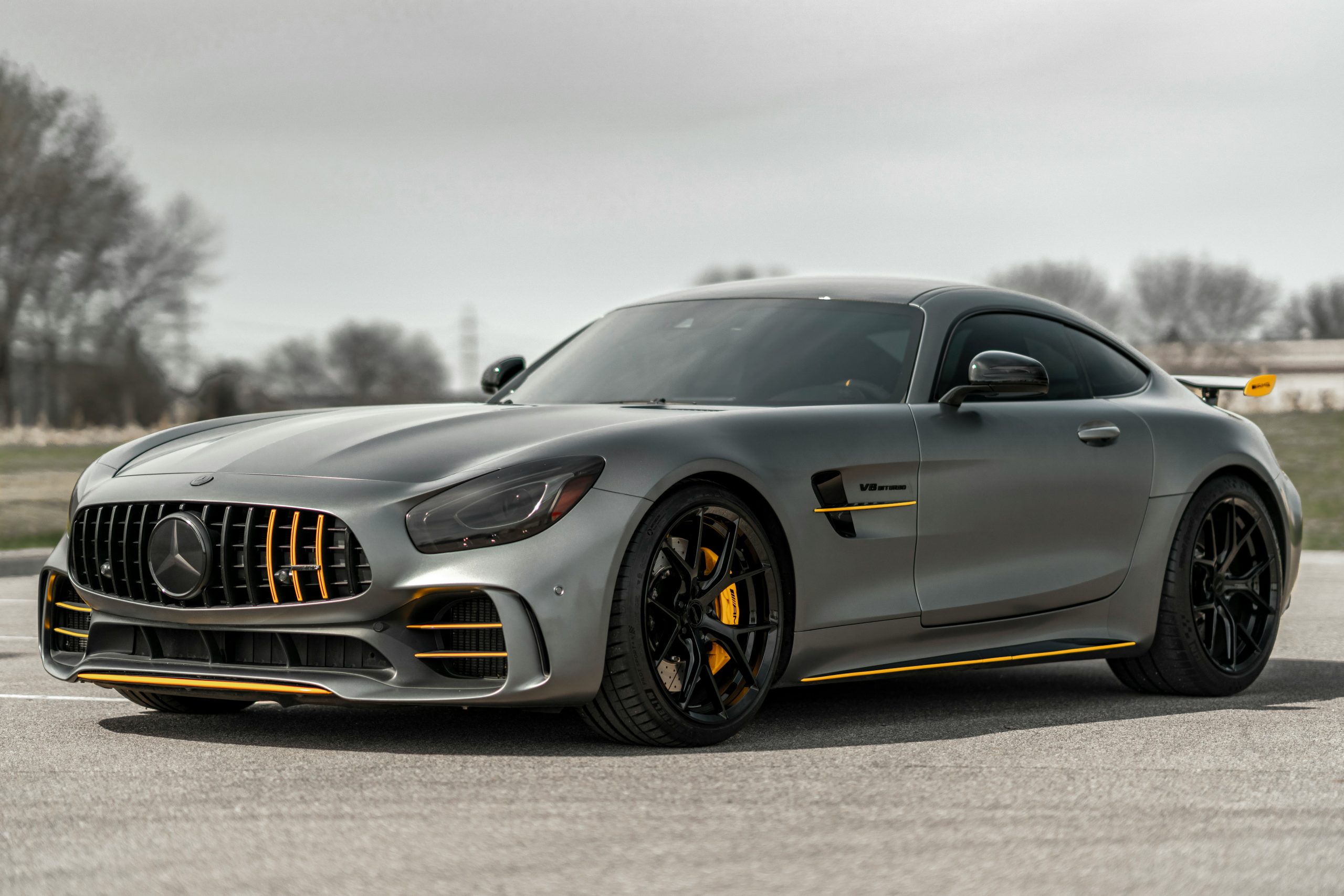 cars for rent in Dubai monthly